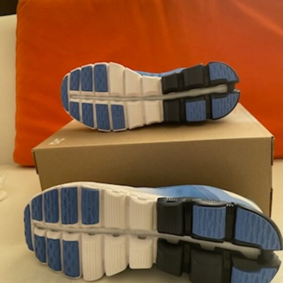 ON CLOUDFLOW MARINA/WHITE WOMEN RUNNING SHOE SIZE 8.5 (NWT) - Picture 8 of 8